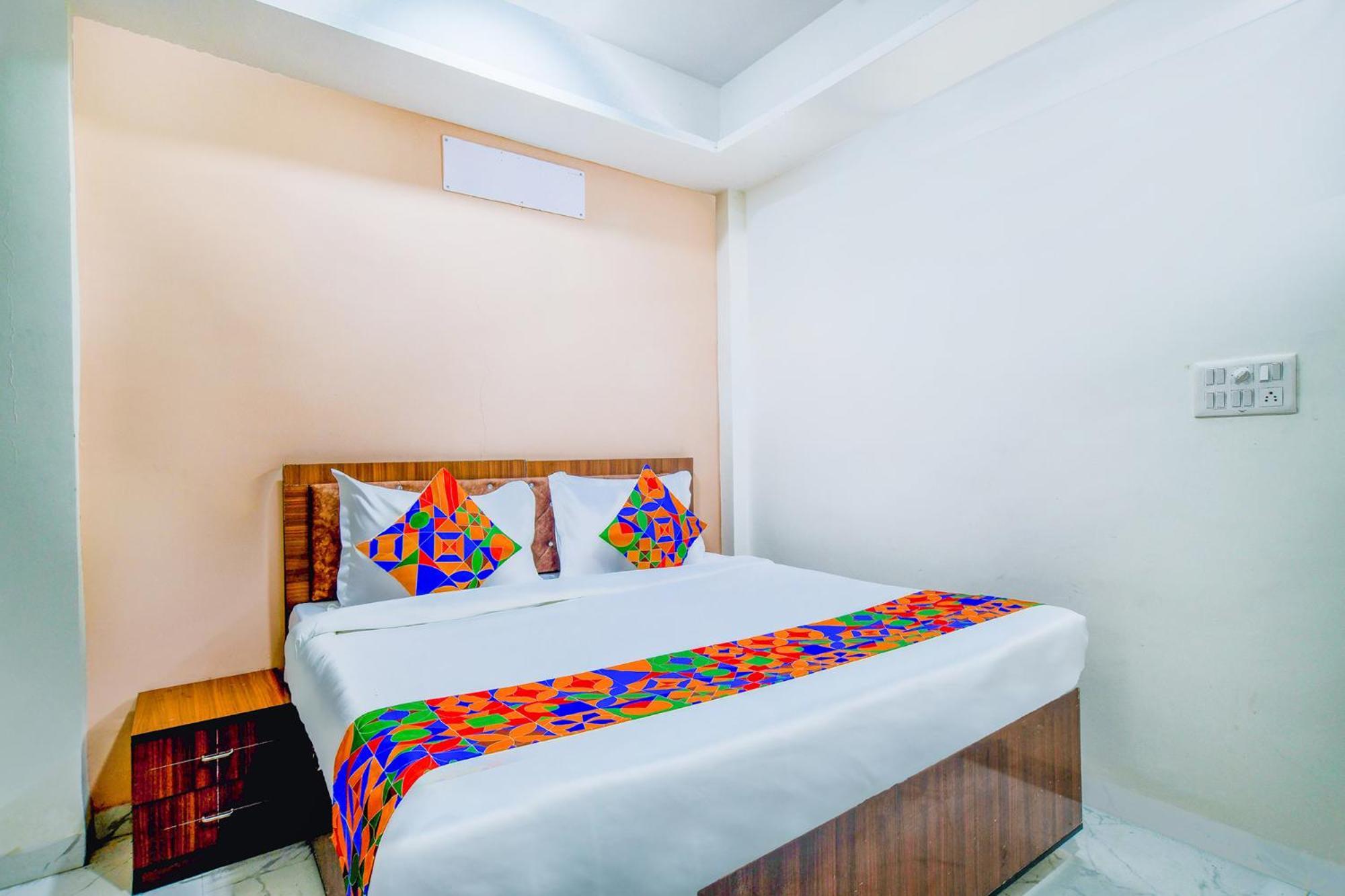 Hotel O Regal Индаур Экстерьер фото